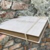 Dřevěné kroužkové fotoalbum s gravírováním – hnědý papír