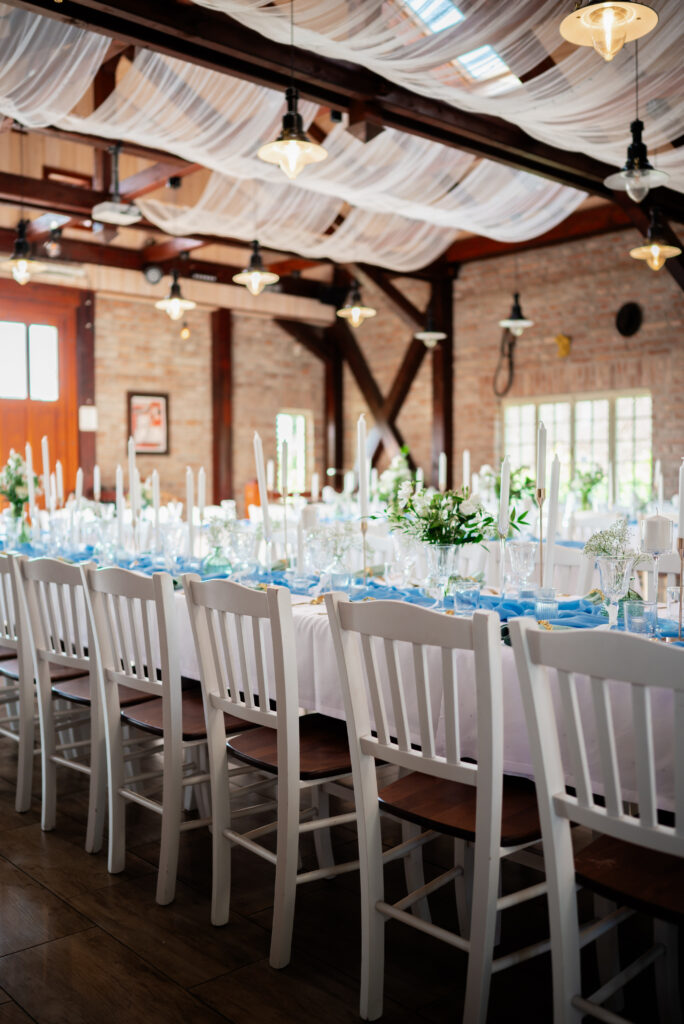 Svatební hostina dekorování