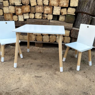 Dětský stoleček a židličky na svatbu nebo oslavu