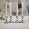 Stříbrné kovové svícny – minimalistické