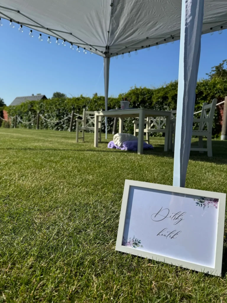 dětský koutek na svatbě, oslavě 