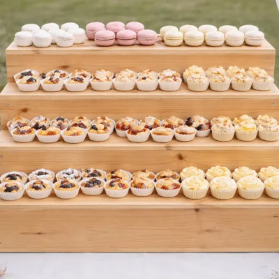 schůdky do sladkého baru na zákusky